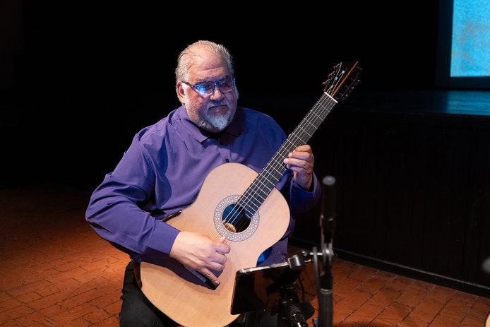 Luis Castro